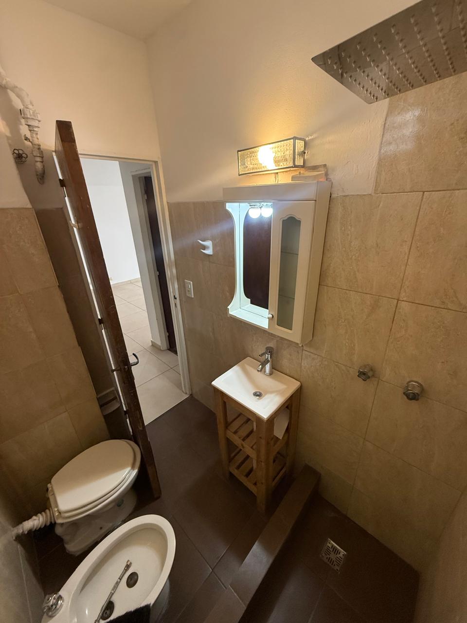 Baño completo con bañera
